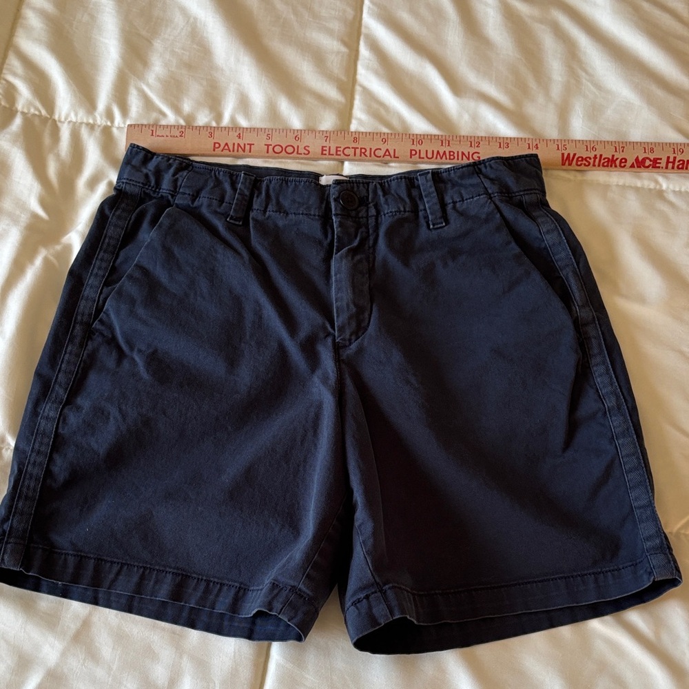 GAP girlfriend chino short, size2